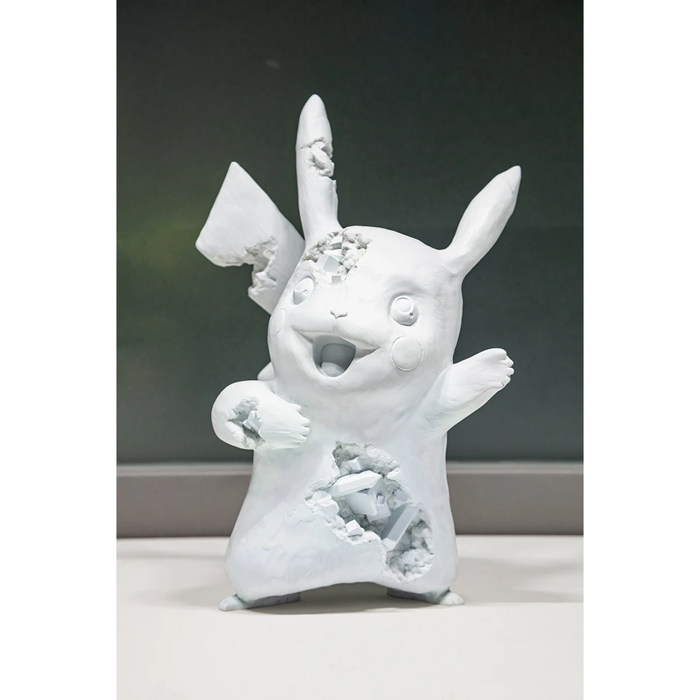 <a href="https://www.ueshima-collection.com/artist-list/7" style="color:inherit">DANIEL ARSHAM</a>:BLUE CRYSTALIZED PIKACHU