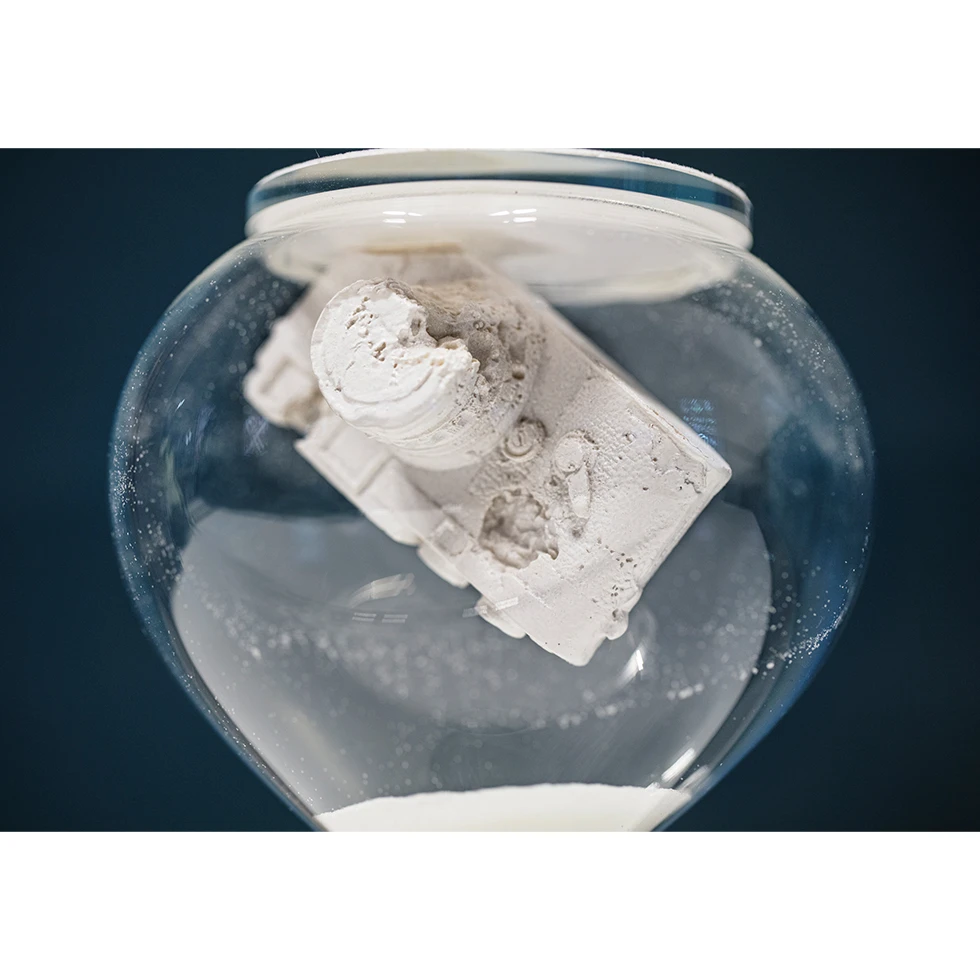<a href="https://www.ueshima-collection.com/artist-list/7" style="color:inherit">DANIEL ARSHAM</a>:Hourglass white