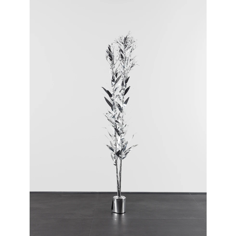 <a href="https://ueshima-collection.com/artist-list/214" style="color:inherit">TOSHIHIKO MITSUYA</a>:The Aluminium Garden -Structural Studies of Plants- Canadian Goldenrod / tall