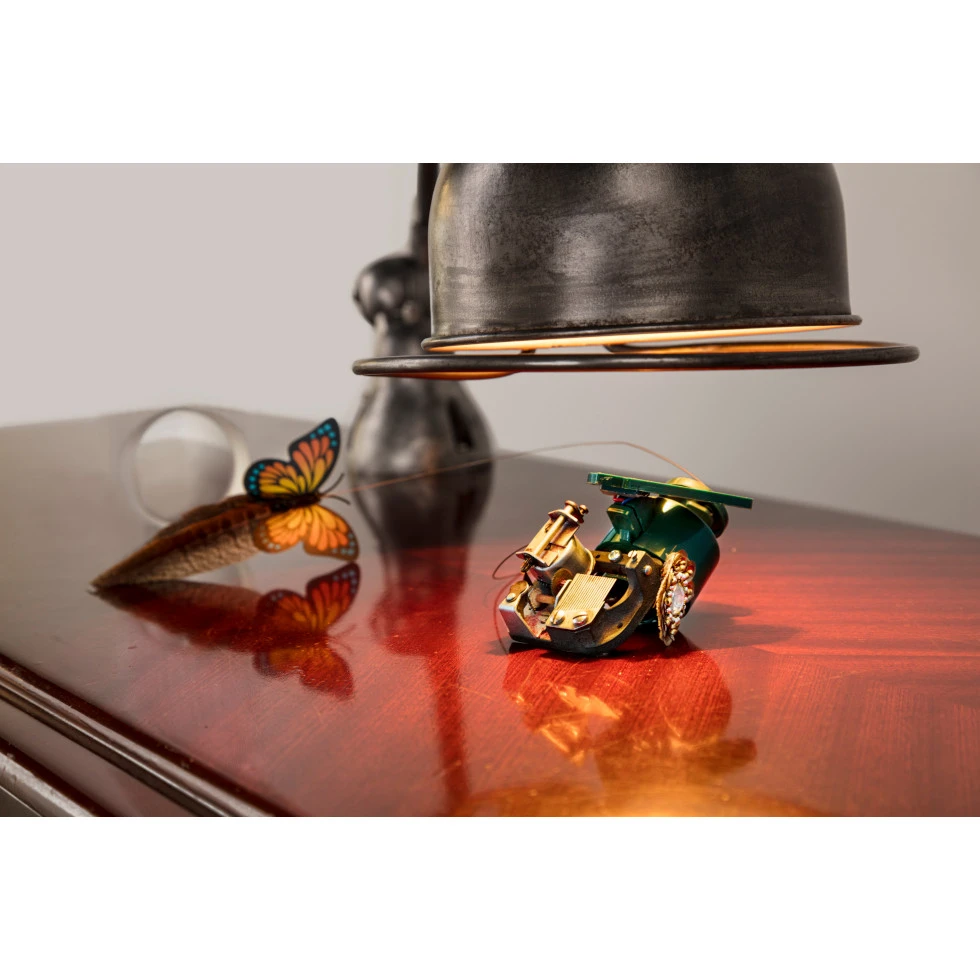 <a href="https://ueshima-collection.com/cn/artist-list/314" style="color:inherit">毛利悠子</a> / <a href="https://ueshima-collection.com/cn/artist-list/314" style="color:inherit">YUKO MOHRI</a>:變奏#1