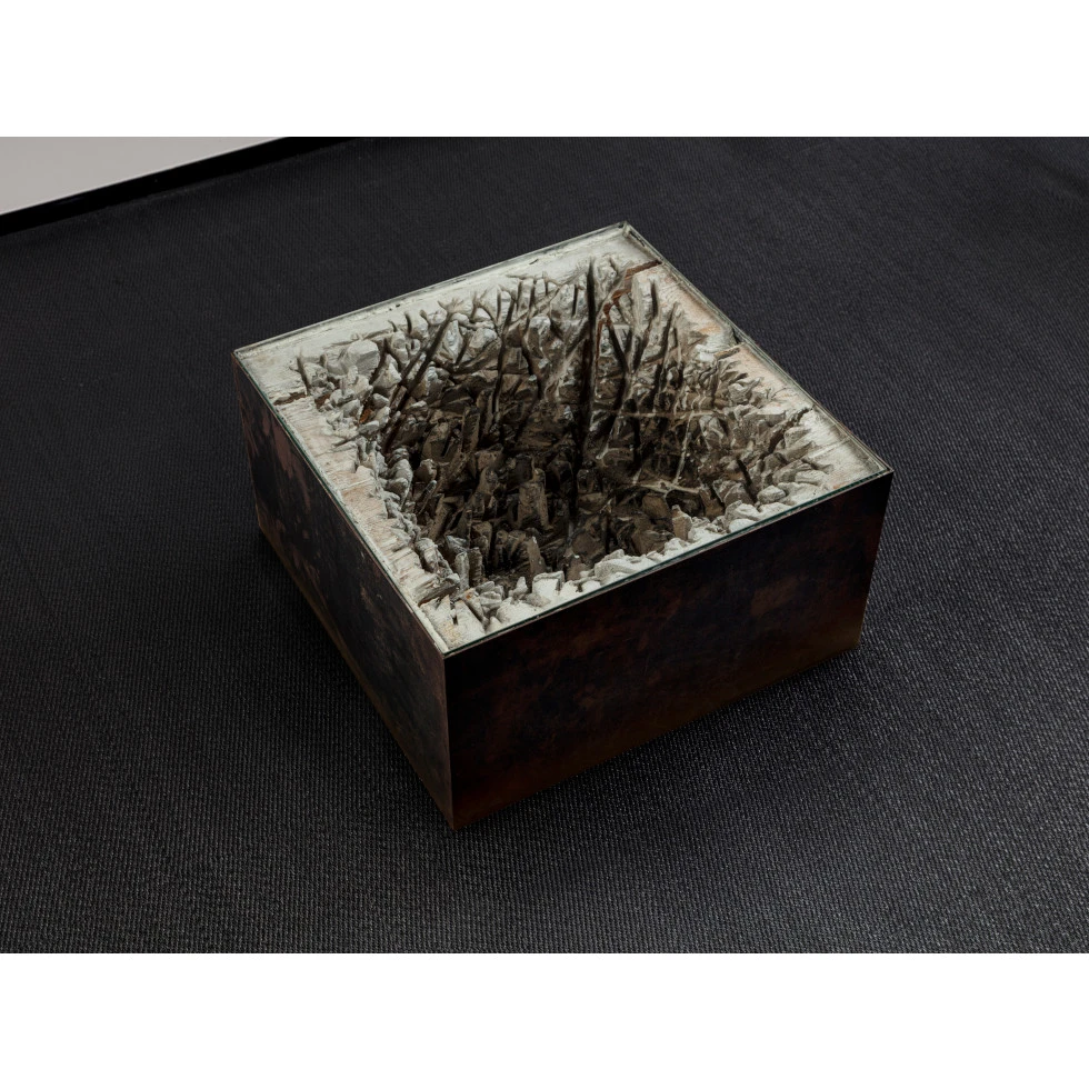 <a href="http://www.ueshima-collection.com/artist-list/323" style="color:inherit">戸谷成雄</a> / <a href="http://www.ueshima-collection.com/artist-list/323" style="color:inherit">SHIGEO TOYA</a>:地霊 / Spirit Regions