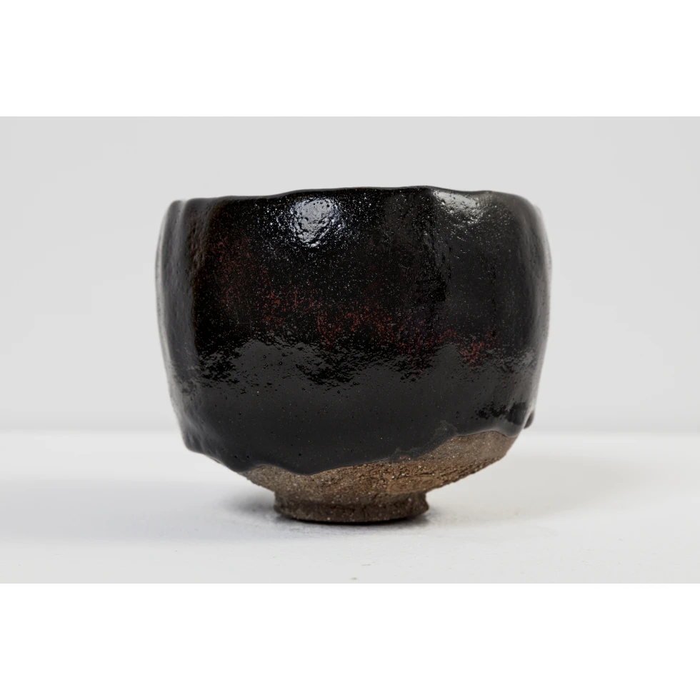 <a href="https://ueshima-collection.com/artist-list/335" style="color:inherit">十六代樂吉左衛門</a> / <a href="https://ueshima-collection.com/artist-list/335" style="color:inherit">KICHIZAEMON RAKU XVI</a>:黒樂茶碗 / Black Raku Tea Bowl