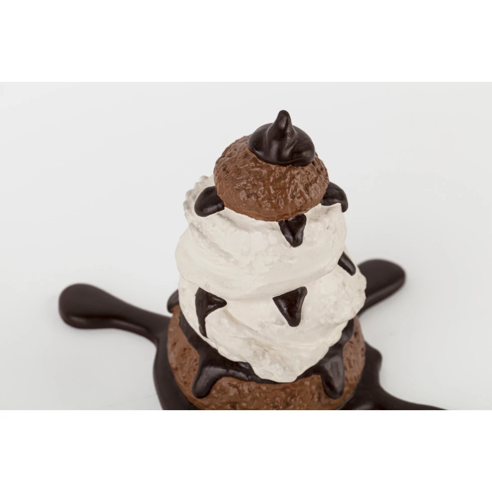 <a href="https://ueshima-collection.com/artist-list/342" style="color:inherit">Claes Oldenburg</a>:Profiterole