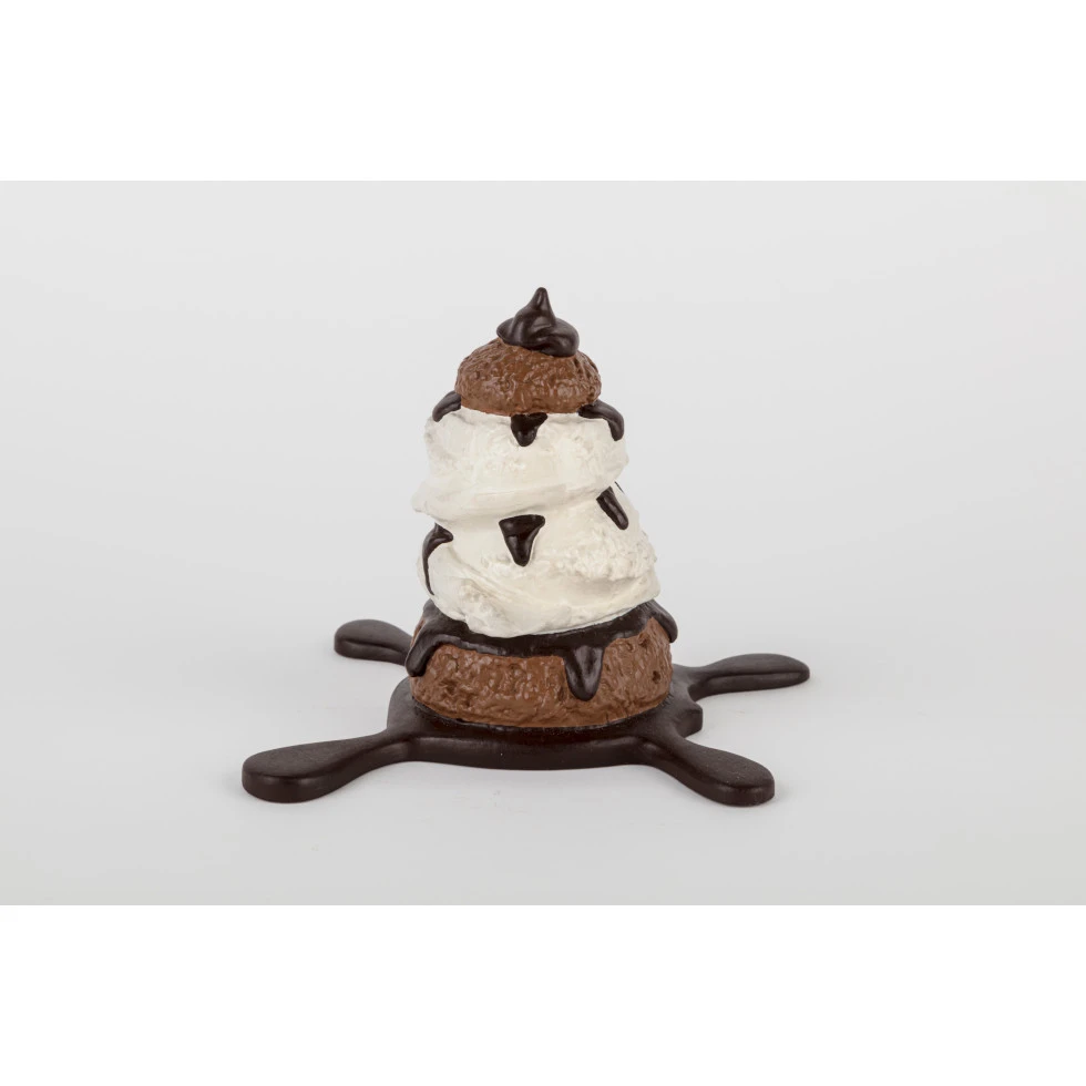 <a href="https://ueshima-collection.com/artist-list/342" style="color:inherit">Claes Oldenburg</a>:Profiterole