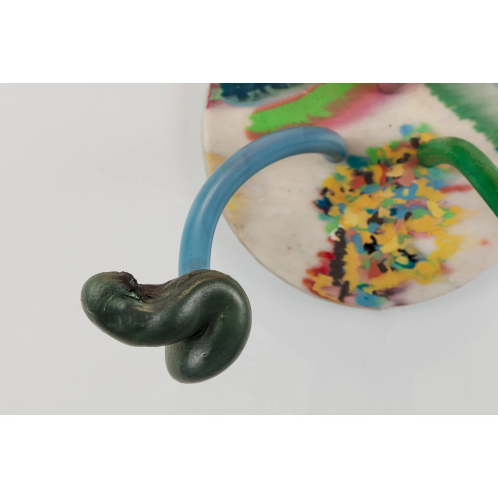 Mika Rottenberg:Lampshare (wall piece 5)