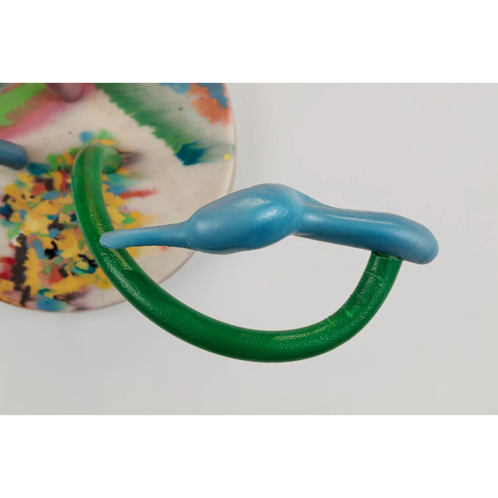 Mika Rottenberg:Lampshare (wall piece 5)