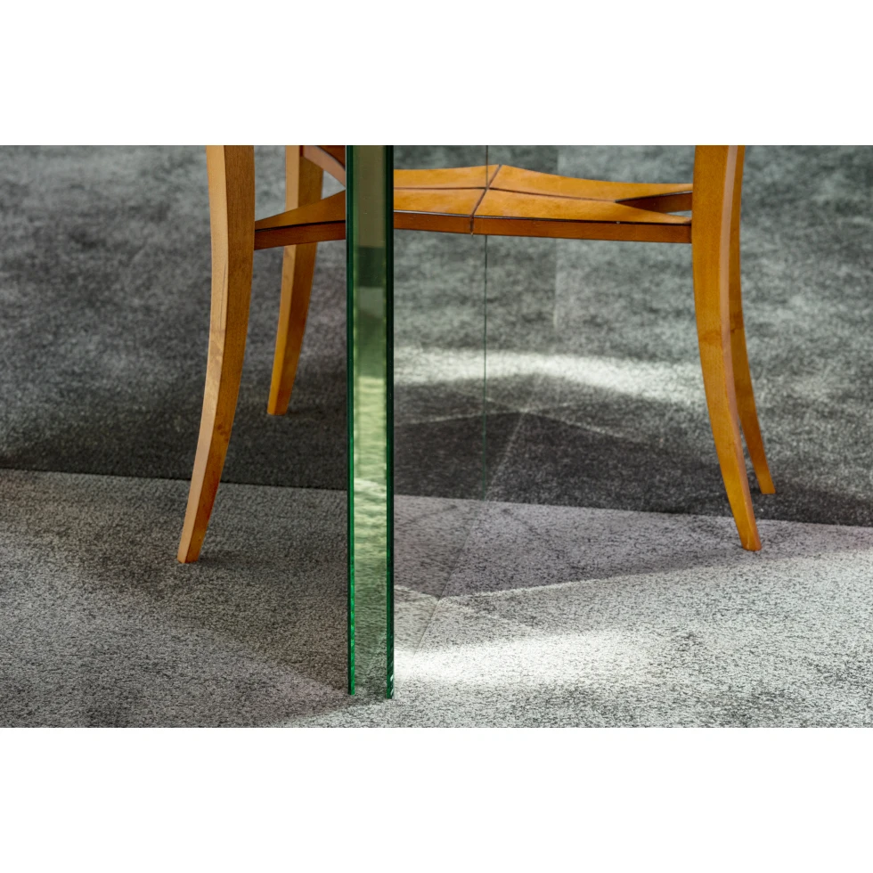 <a href="https://www.ueshima-collection.com/artist-list/340" style="color:inherit">Alicja Kwade</a>:Ein Tisch ist ein Bild (A table is a painting)