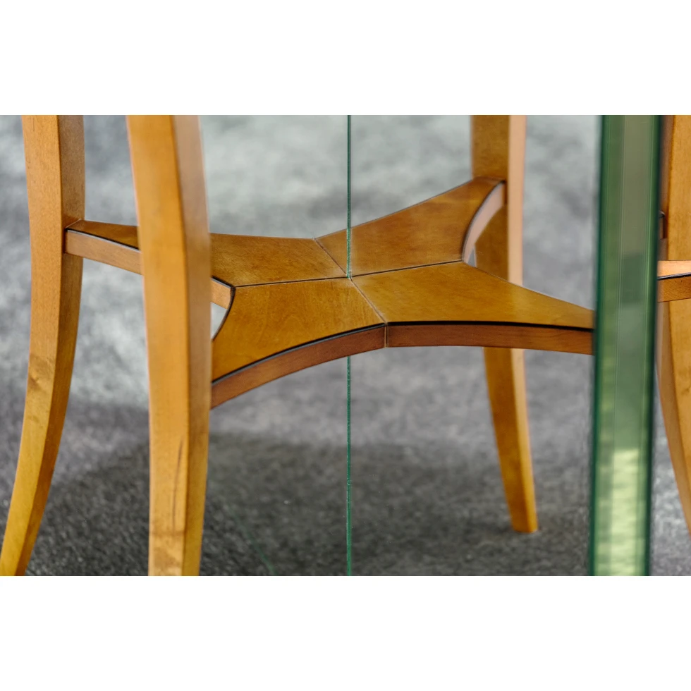<a href="https://www.ueshima-collection.com/artist-list/340" style="color:inherit">Alicja Kwade</a>:Ein Tisch ist ein Bild (A table is a painting)