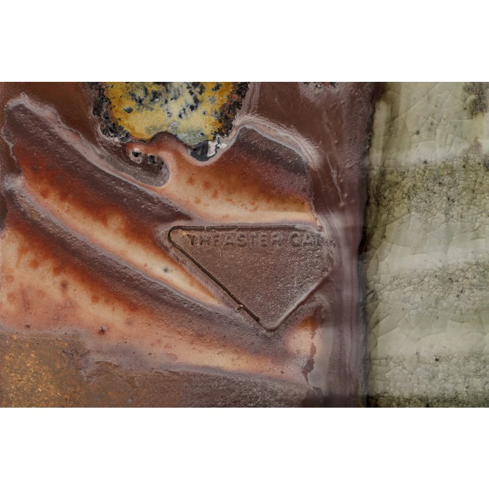 <a href="https://www.ueshima-collection.com/artist-list/130" style="color:inherit">THEASTER GATES</a>:Square Kaki