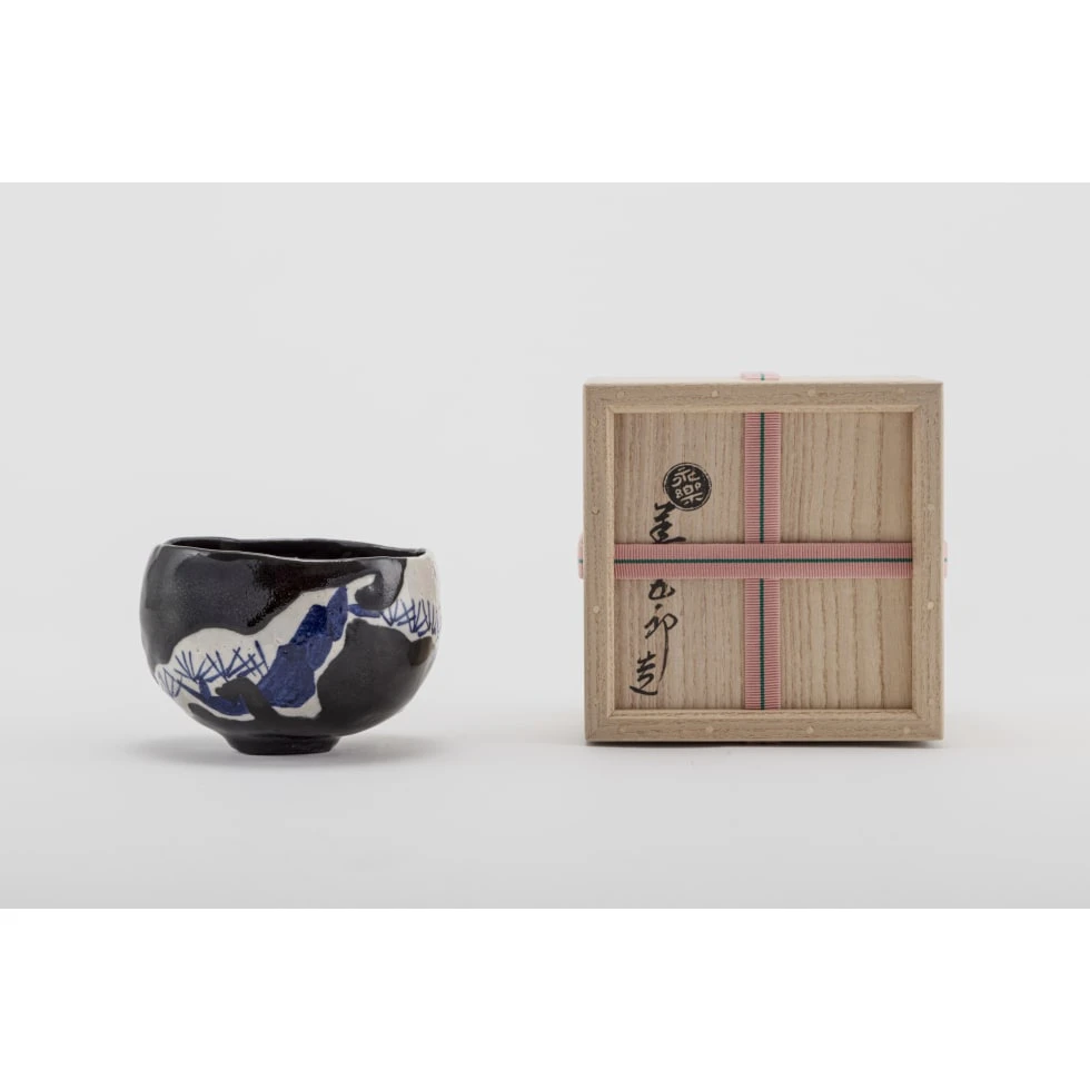 永樂即全(十六代) / Sokuzen Eiraku XVI:松寿一双 赤絵寿字/乾山写老松