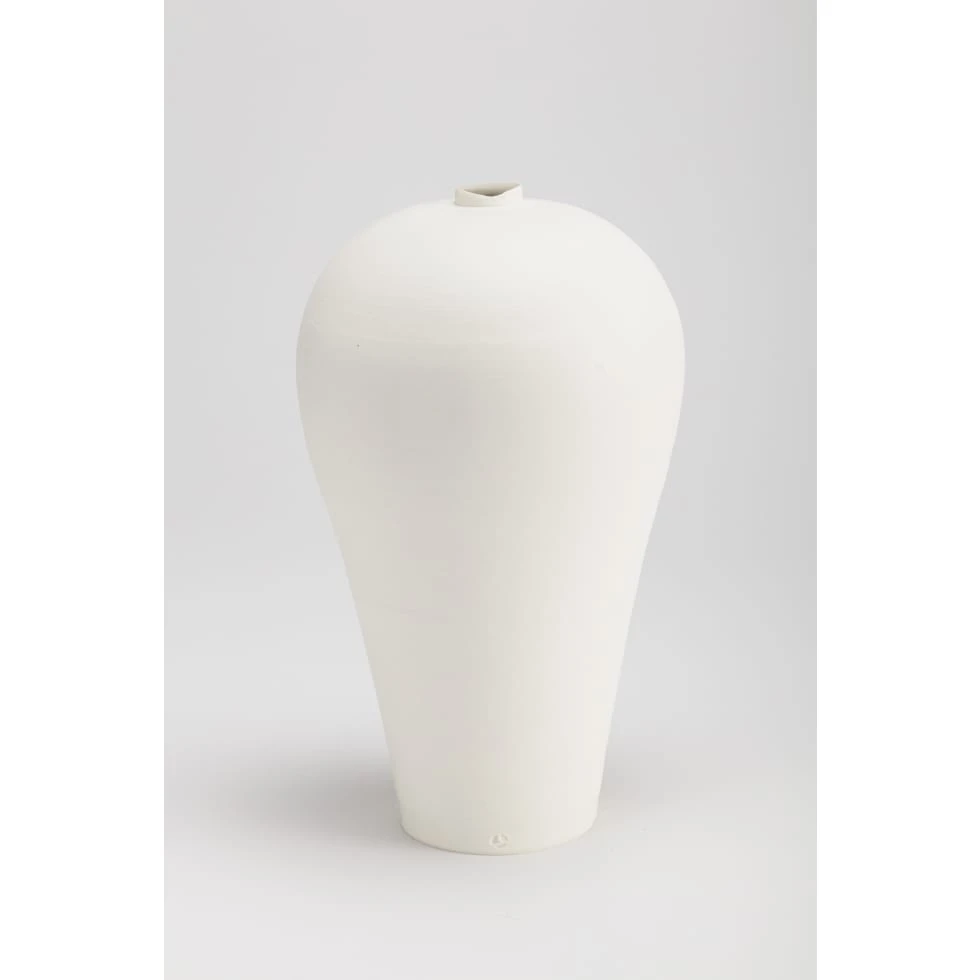 Taizo Kuroda:白磁花入 / UNTITLED WHITE PORCELAIN (HANAIRE)