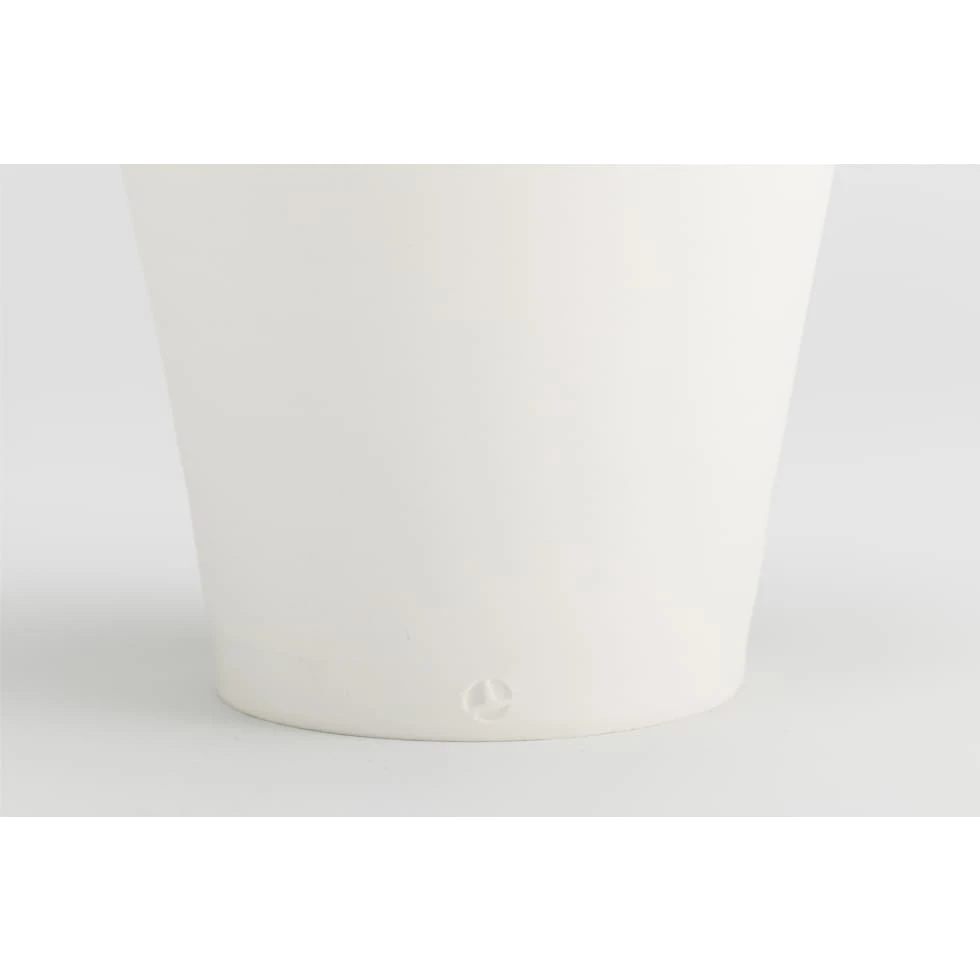 Taizo Kuroda:白磁花入 / UNTITLED WHITE PORCELAIN (HANAIRE)